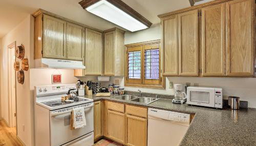 Cabin with Backyard Space - half Mi to Trinity Lake! - Foto 5