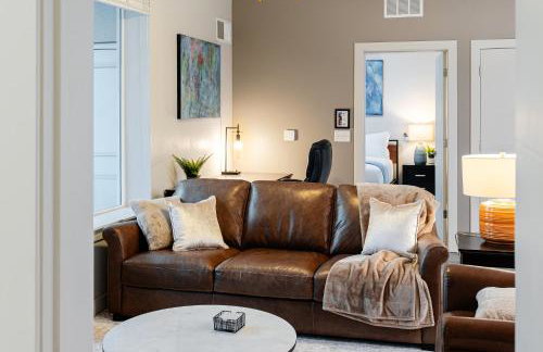 Convention Ctr Bespoke Beauty - 2BD Pool,Gym,Hot tub,Pkg - Foto 15