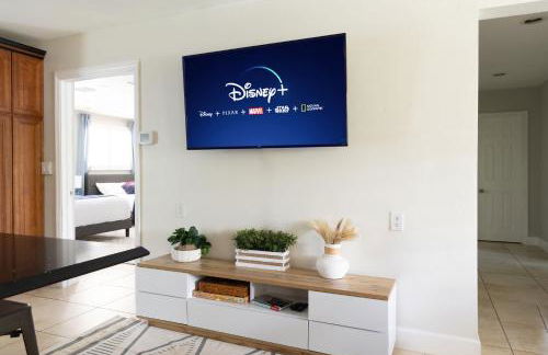 Spacious 3-Bedroom Villa with Heated Saltwater Pool and Fenced Yard in Oakland Park - Foto 38