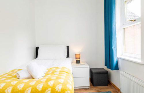 Spacious 4 Bedroom Home in Central Milton Keynes - Foto 18