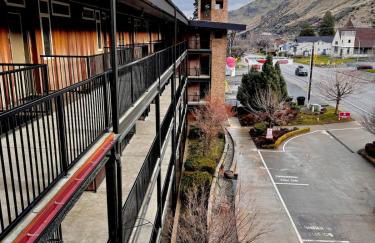 Lakeside luxury with hot tub and pool - Foto 53