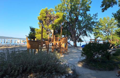 Family and pet friendly apartment Frankopan Croatia - Photo 36