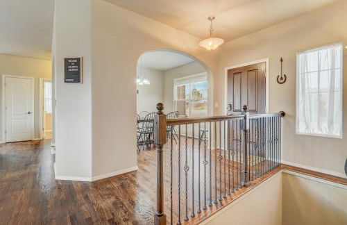 Mountain Breeze Villa w Mountain Views and Air Hockey - Foto 22