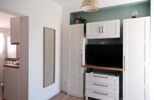 Studio rénové avec belle terrasse - Foto 8