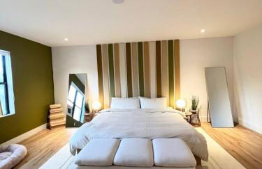 Lux Retreat with Pool Near Beach - Foto 33