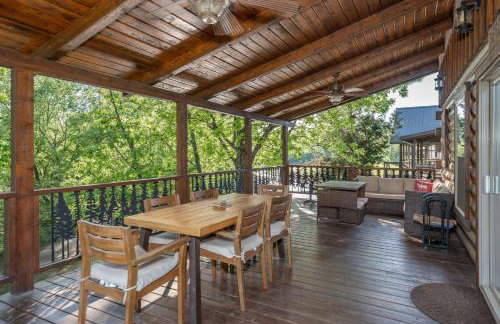 River Lodge Escape with Hot Tub - Foto 37