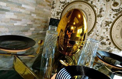 Stunningly Opulent Gold Apartment Near Sheffield FULL SKY TV - Foto 48