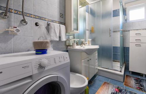 1 Bedroom Lovely Apartment In Ploce - Foto 14