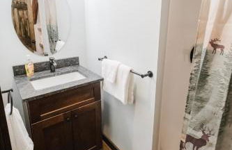 13 Beds, 17 Guests with Hot tub only 15Mins to Sunday River - Foto 21