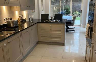 Beautiful town house in the heart of Knutsford - Photo 4