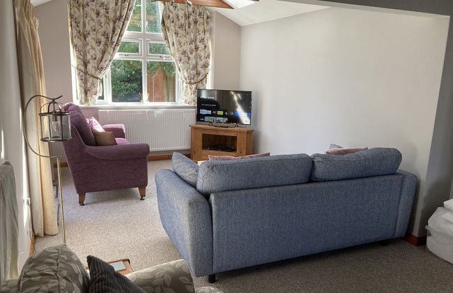 Spacious Detached Bungalow With Ample Parking - Foto 44