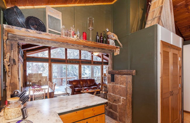 Treehouse by the Stream - Photo 7