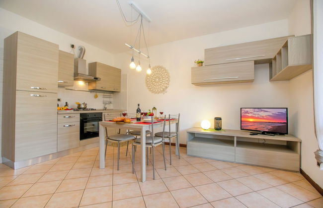 Borgo Degli Ulivi shared pool- 200m lake - Foto 15