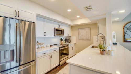 Oceanfront Satellite Beach Condo with Balcony, Views - Foto 3