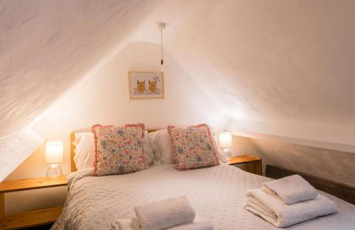 Snug Cotswolds Farm Cottage - The Henloft - Foto 8