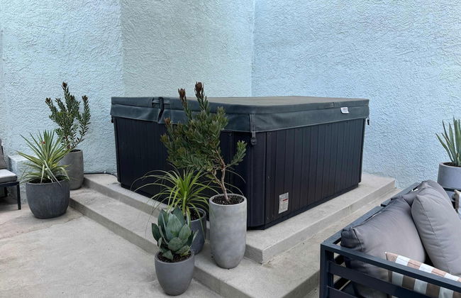 Hollywood Hills Sunset Strip Home w Hottub - Photo 56