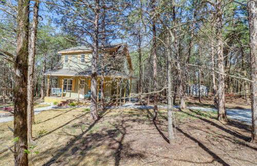 Dreamy Lead Hill Cottage with Fire Pit and Hammock! - Foto 26