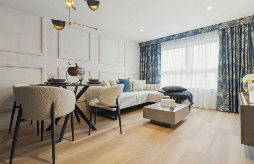 2BR West End Apartment Near Botanic Gardens - Foto 1