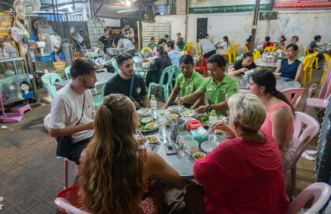 Tour di Phnom Penh in vespa - Foto 8