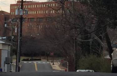 Walk to Hospital, Heart of Cville, Fenced backyard - Foto 13
