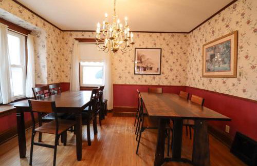 Spacious 6-bedroom house in charming Niagara Falls with AC - Foto 23