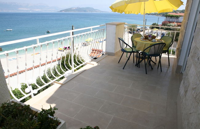 Sea front stone house - Photo 68