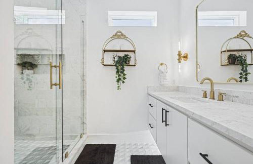 Upscale Group Getaway Sleeps 25 Downtown Dallas - Foto 63