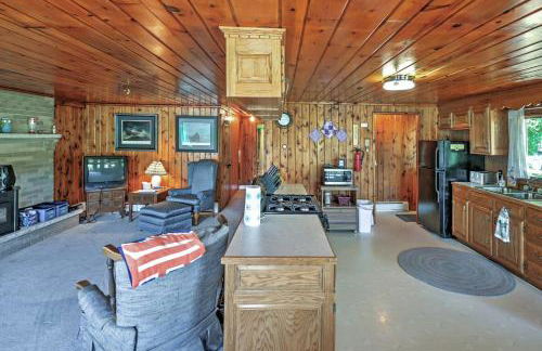 2 Mi to Boat Ramp! Family Cabin on Long Lake - Foto 6