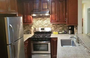 Beautiful Spacious 2 Bedroom, 2 Bathroom Condo - Foto 28