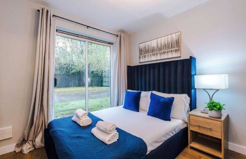 Long Stays Offers , New 2 Bed APT , Sleeps 3 , Wigan , Perfect for Relocations , Contractors , Families - Photo 57