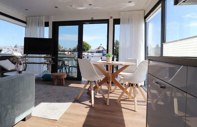 Houseboat in Lemmer With Harbor Views - Foto 17