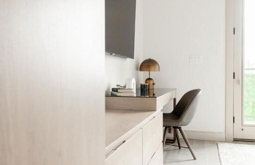 Contemporary Condo - Grill - Balcony - Tesoro - Foto 21