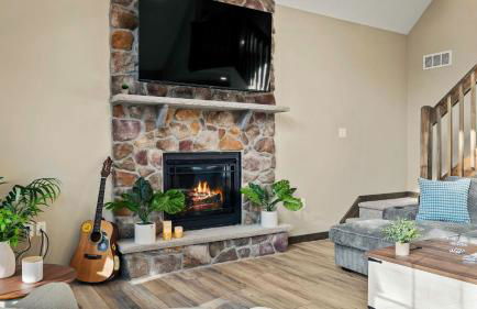 Lakeview Sunset Heaven by Avantstay Waterfront Home Hot Tub, Game Room + Discounted Ski Tickets - Foto 20