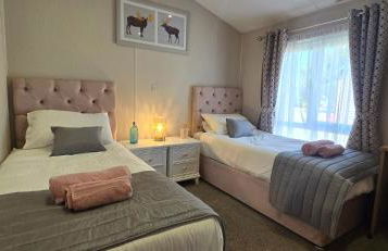 The Pink Lady with games table - Foto 10