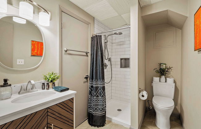 Emerald Bluff by Avantstay Lake Views, Deck, Fire Pit, Game Room - Photo 46