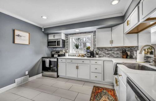 Swim and Relax In our Pool and Hot Tub and Recently Renovated - Photo 22