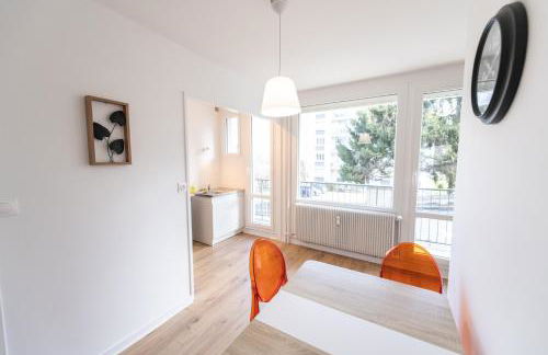 LE DAUPHIN - Place parking privée gratuit - WIFI et TV - Foto 1