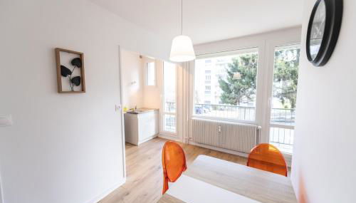 LE DAUPHIN - Place parking privée gratuit - WIFI et TV - Foto 1