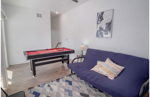 Gorgeous 3 BR 2 BA Near Amazing Downtown - Photo 48