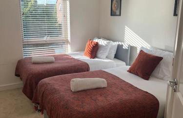 Great Ambience 3-Bedroom for Groups & Contractors - Photo 18