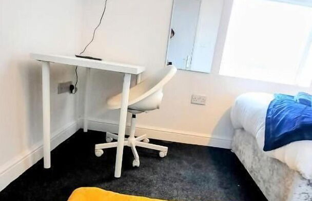 Stay Sleep Rest-Burford Road - Photo 13