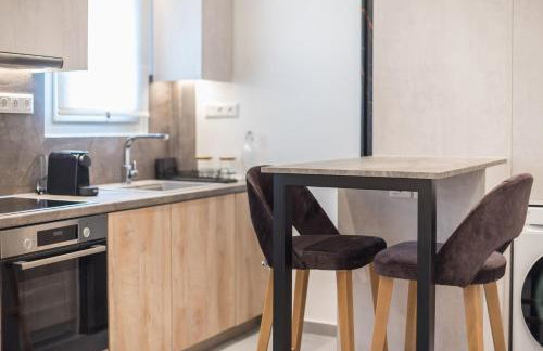 Newly Renovated Escape/Psychiko - Photo 1