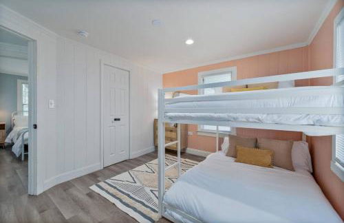 Cocoa Hideaway with Air Hockey, Darts and Beach Gear - Foto 30