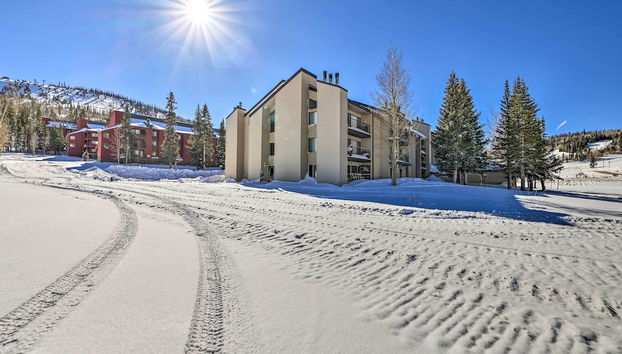 Brian Head Escape w/ Mtn View - Ski-in/out - Photo 2, Interior