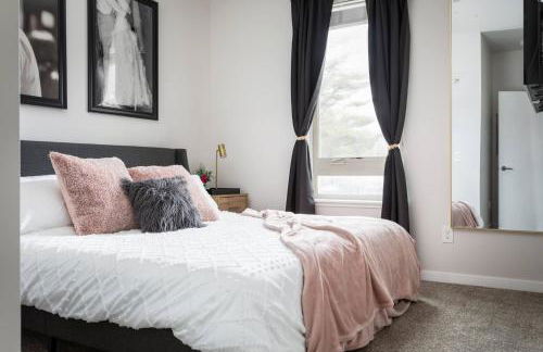 TC Sweet Pea - 2-Bedroom Condo Near Downtown TC! - Photo 3