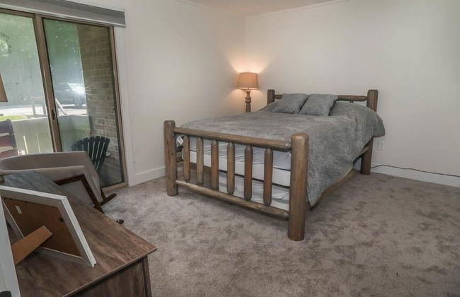 Seven Springs 2 Bedroom Premium Condo, Pet Friendly! by RedAwning - Foto 3