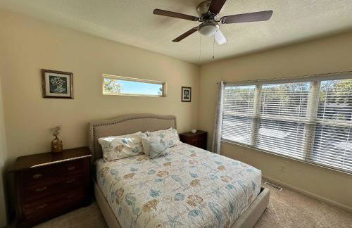 Lake It Easy - Waterfront Getaway with 7 Bedrooms - Foto 18