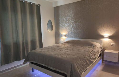 Maxine Mare Blu - Sleeps 4 - 3 Mins To Beach - Foto 1