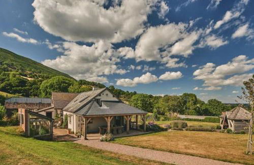 Luxury Spacious Country Home w/ Mountain Views - Photo 30