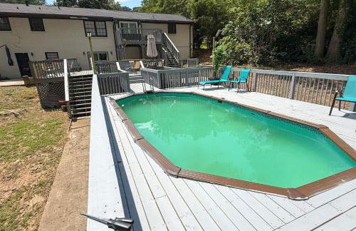 Deck and Game Room Family Home in Stockbridge! - Foto 36